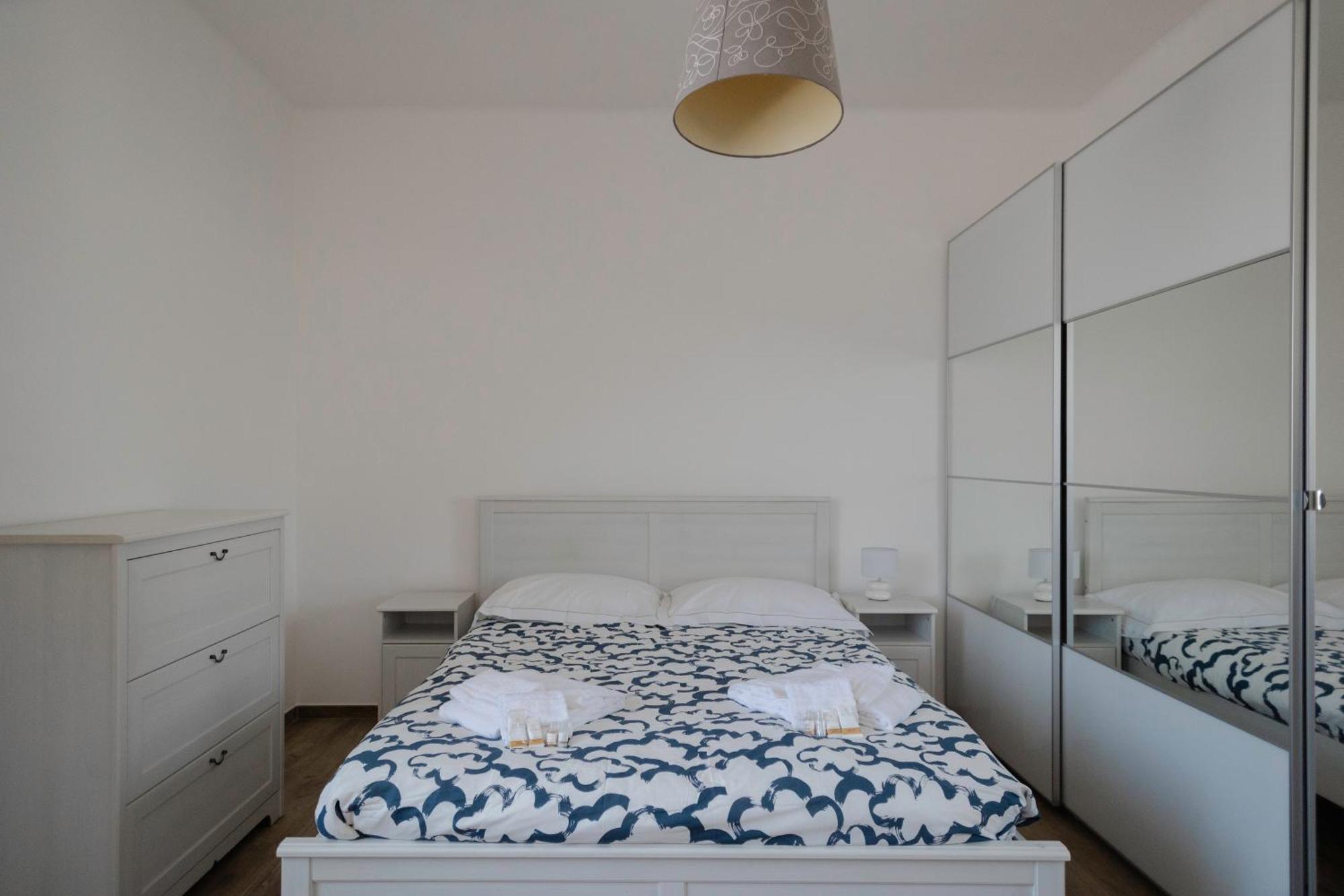 Sunrise Waterfront - Central Apartment With Sea View Balcony - مولفيتا المظهر الخارجي الصورة